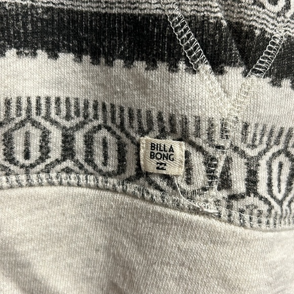 Billabong Hooded Lightweight Pullover - Picture 3 of 9